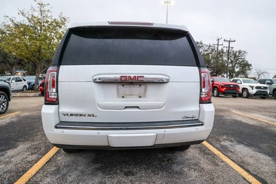 2017 GMC Yukon XL Denali