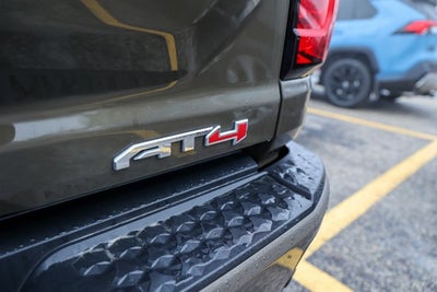 2025 GMC Canyon 4WD AT4