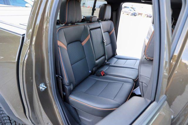 2025 GMC Canyon 4WD AT4