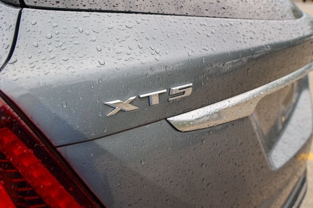 2022 Cadillac XT5 FWD Premium Luxury