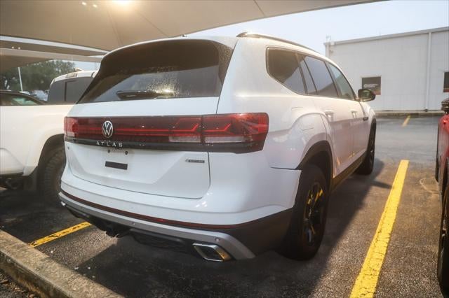 2024 Volkswagen Atlas 2.0T Peak Edition SE w/Technology