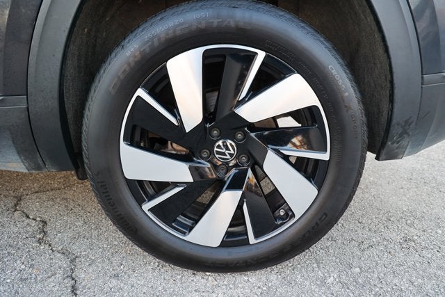 2025 Volkswagen Atlas Cross Sport 2.0T SE w/Technology