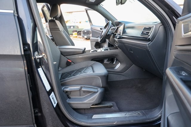 2025 Volkswagen Atlas Cross Sport 2.0T SE w/Technology