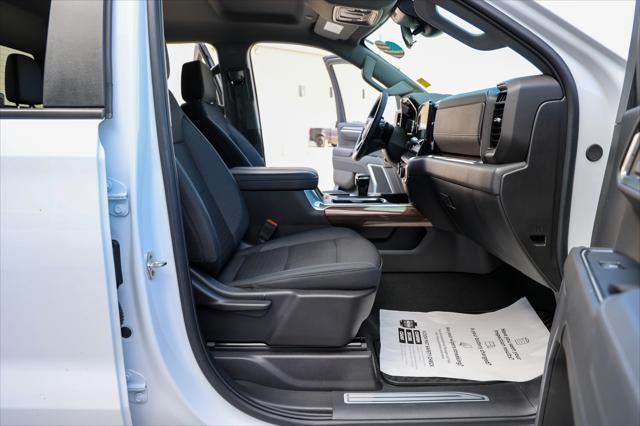 2025 Chevrolet Silverado LT