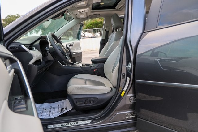 2025 Toyota RAV4 XLE Premium