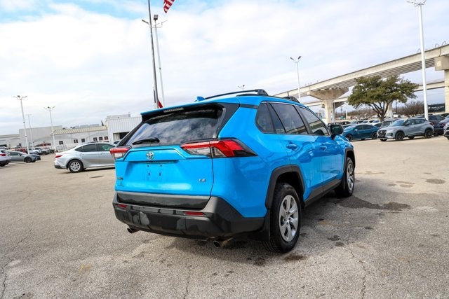 2020 Toyota RAV4 LE