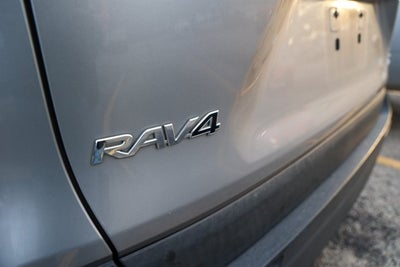 2020 Toyota RAV4 XLE