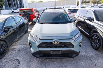 2020 Toyota RAV4 XLE