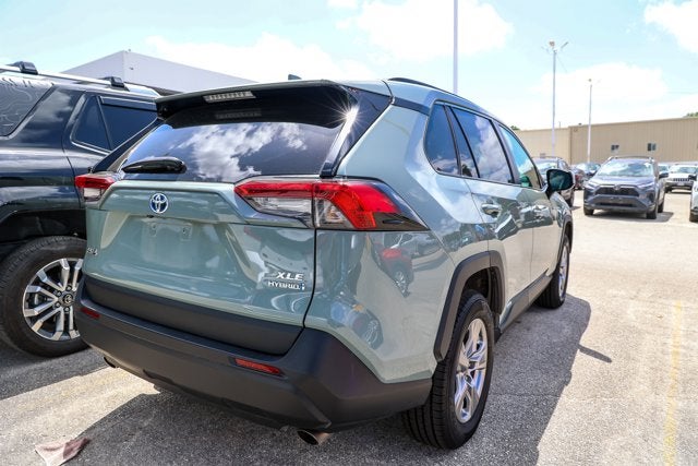 2022 Toyota RAV4 Hybrid XLE