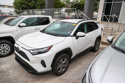 2025 Toyota RAV4 XLE