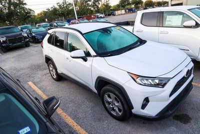 2020 Toyota RAV4 XLE