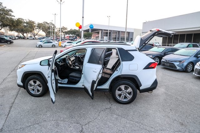 2022 Toyota RAV4 XLE