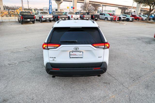 2022 Toyota RAV4 XLE