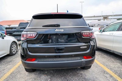 2020 Jeep Compass Latitude w/Sun/Wheel Pkg