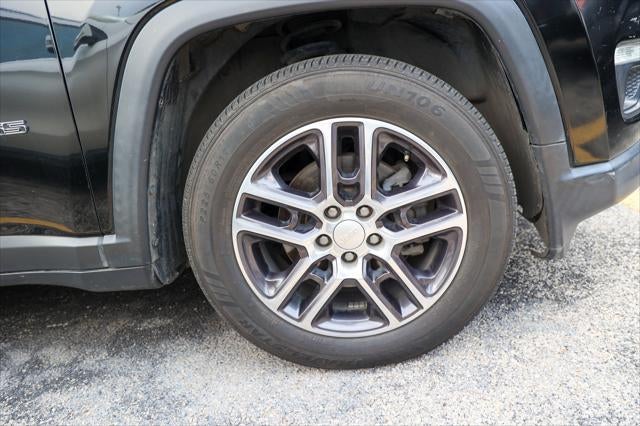 2020 Jeep Compass Latitude w/Sun/Wheel Pkg