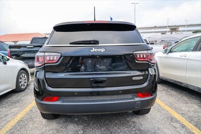 2020 Jeep Compass Latitude w/Sun/Wheel Pkg