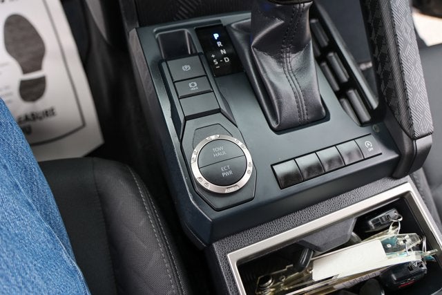 2025 Toyota TACOMA SR5 SR5