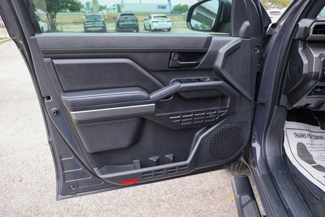 2025 Toyota TACOMA SR5 SR5
