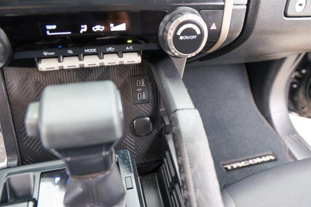 2025 Toyota TACOMA SR5 SR5