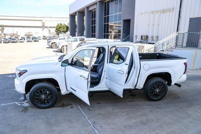 2025 Toyota TACOMA SR5 SR5