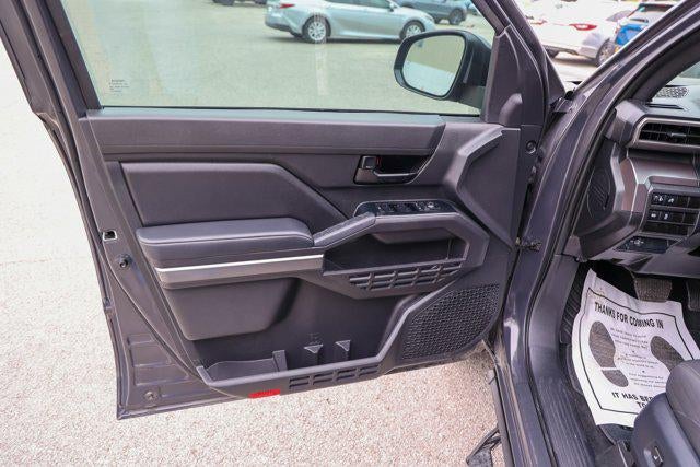 2025 Toyota TACOMA SR5 SR5