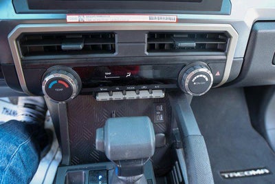 2025 Toyota TACOMA SR5 SR5