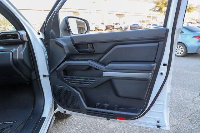 2025 Toyota TACOMA SR5 SR5