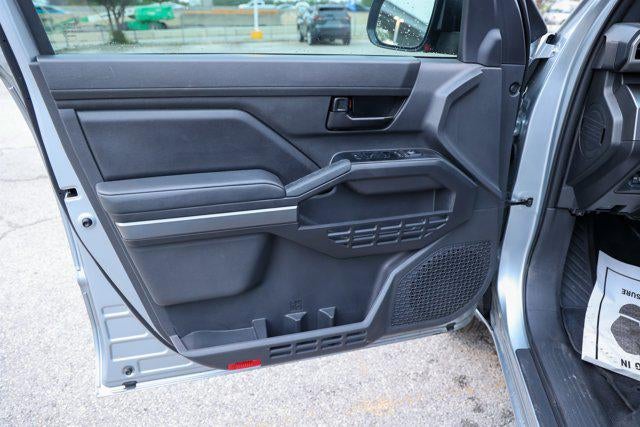 2025 Toyota TACOMA SR5 SR5