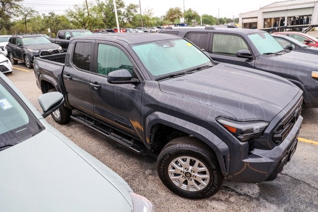 2025 Toyota Tacoma 4WD SR5