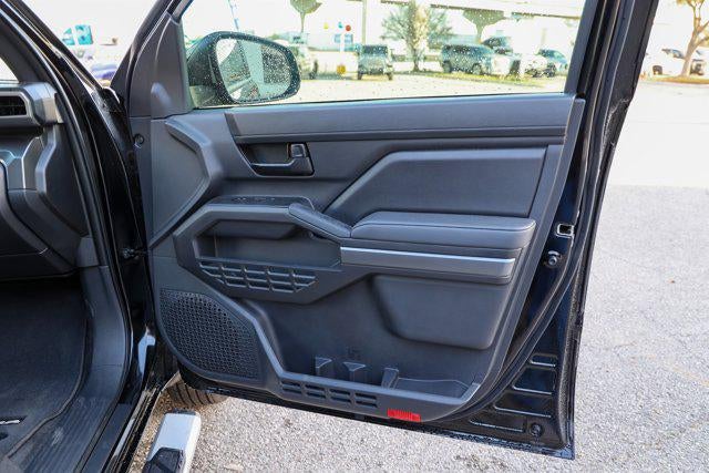 2025 Toyota TACOMA SR5 SR5