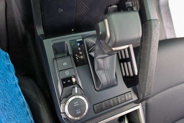 2025 Toyota TACOMA SR5 SR5