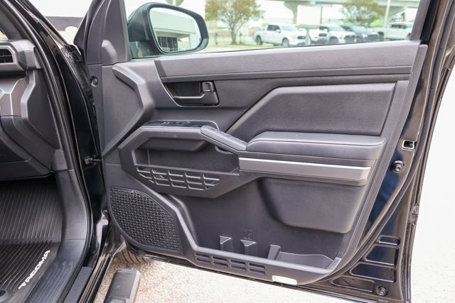 2025 Toyota TACOMA SR5 SR5