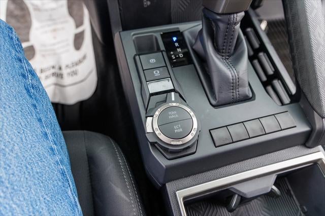 2025 Toyota TACOMA SR5 SR5