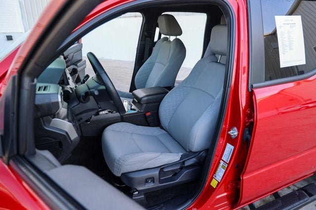 2025 Toyota TACOMA SR5 SR5