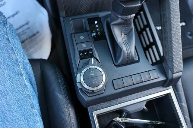 2025 Toyota TACOMA SR5 SR5