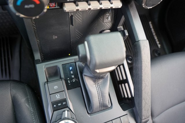2025 Toyota TACOMA SR5 SR5