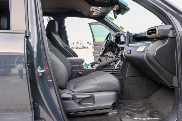2025 Toyota TACOMA SR5 SR5