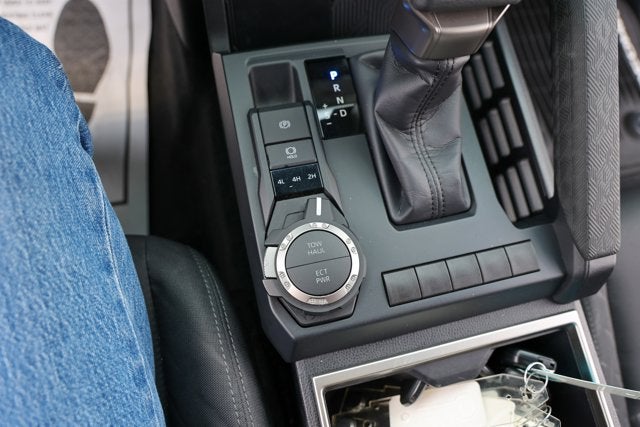 2025 Toyota TACOMA SR5 SR5