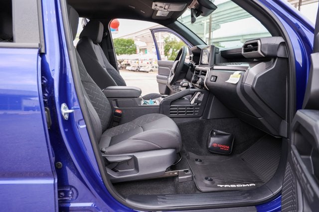 2025 Toyota TACOMA SR5 SR5