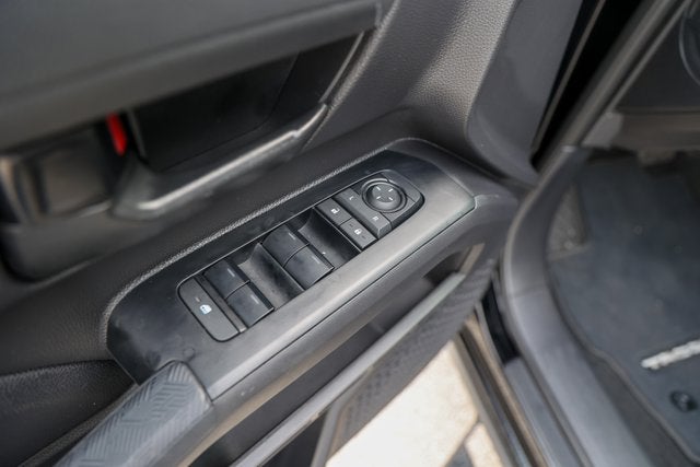 2025 Toyota TACOMA SR5 SR5