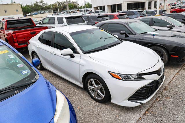 2020 Toyota CAMRY LE