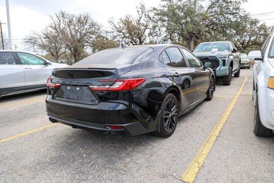 2025 Toyota CAMRY SE