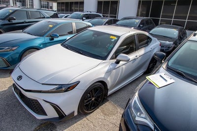 2025 Toyota CAMRY LE