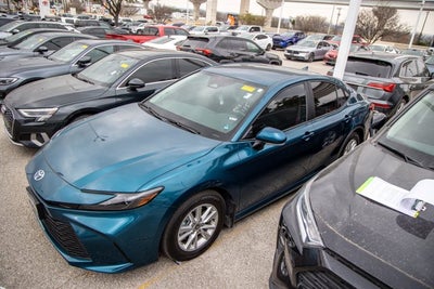 2025 Toyota CAMRY LE