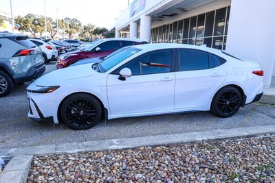 2025 Toyota CAMRY SE