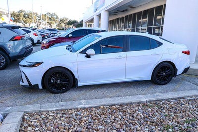 2025 Toyota CAMRY SE