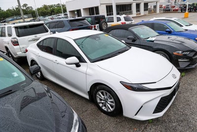 2025 Toyota CAMRY LE