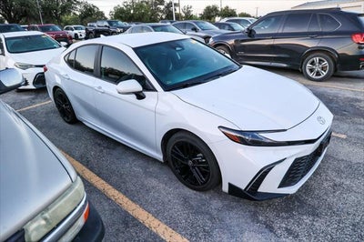 2025 Toyota Camry SE