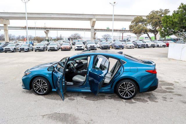 2025 Toyota CAMRY XLE