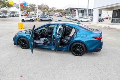 2025 Toyota CAMRY SE